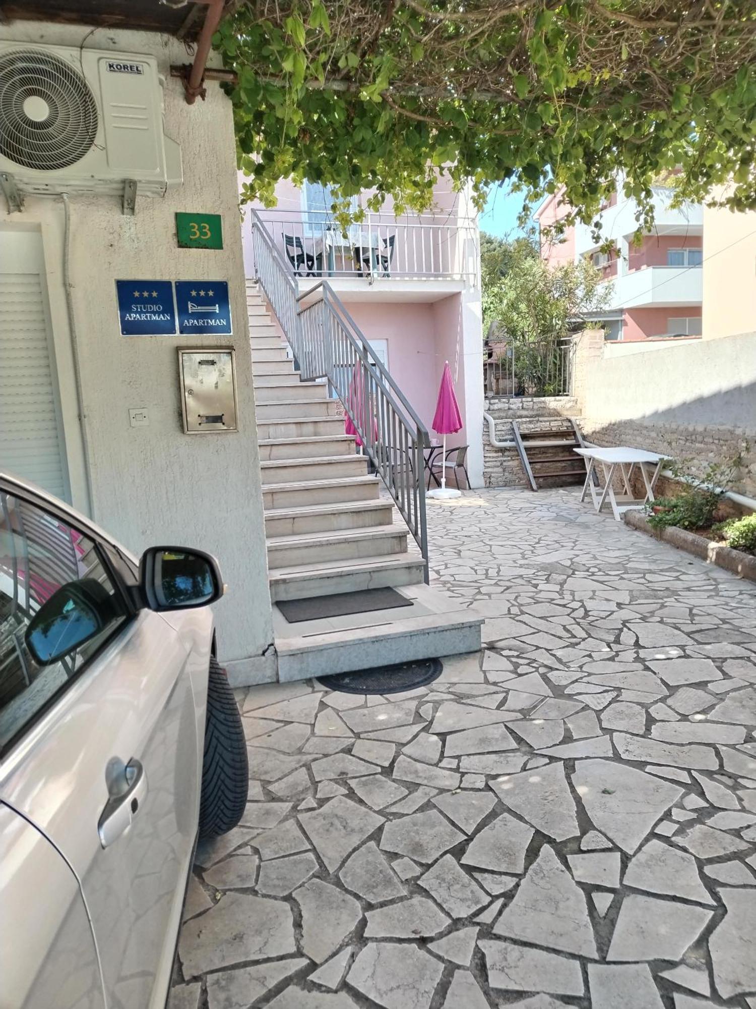 Apartments Mirijana Póla Szoba fotó